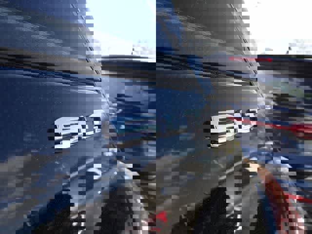 Used 2024 GMC Terrain SLT AWD/4WD image 7