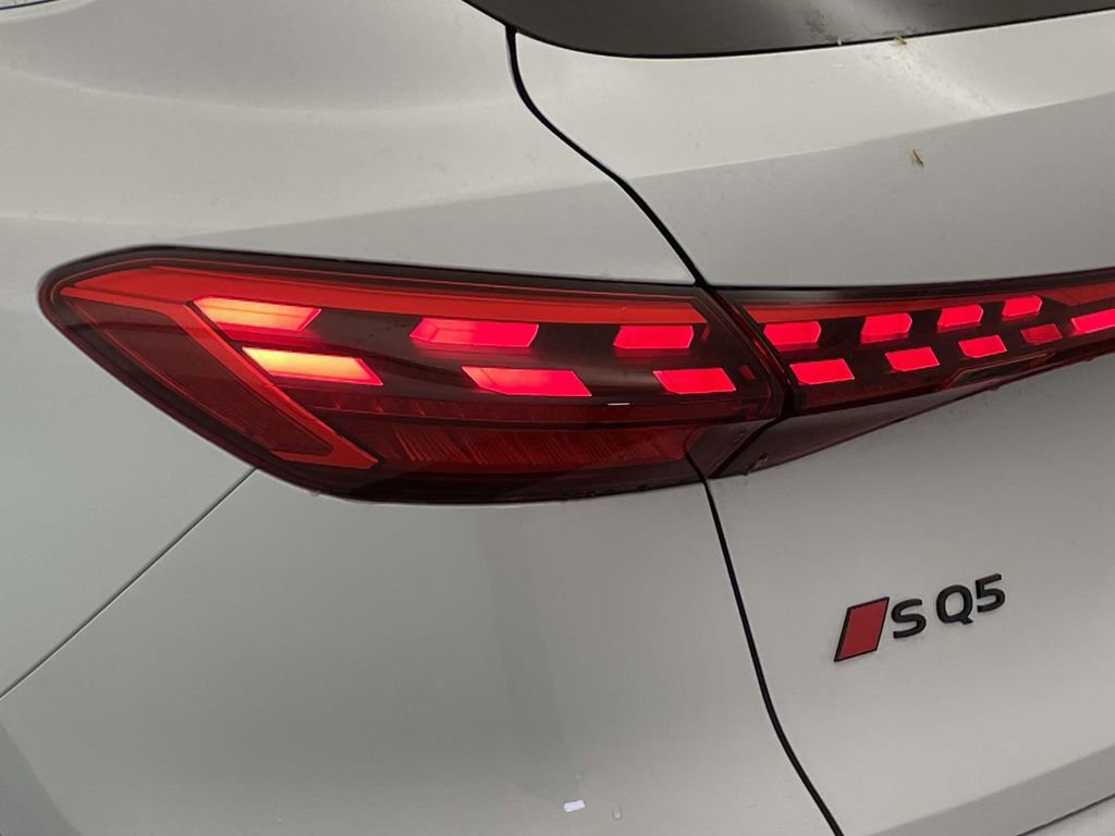 New 2025 Audi SQ5 Premium Plus image 16