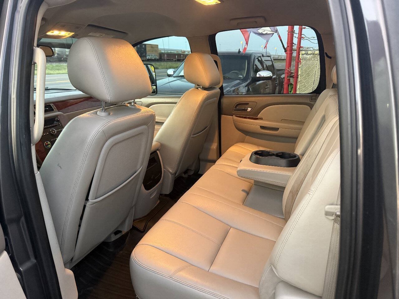 Used 2011 Chevrolet Silverado 2500 LTZ AWD/4WD image 11