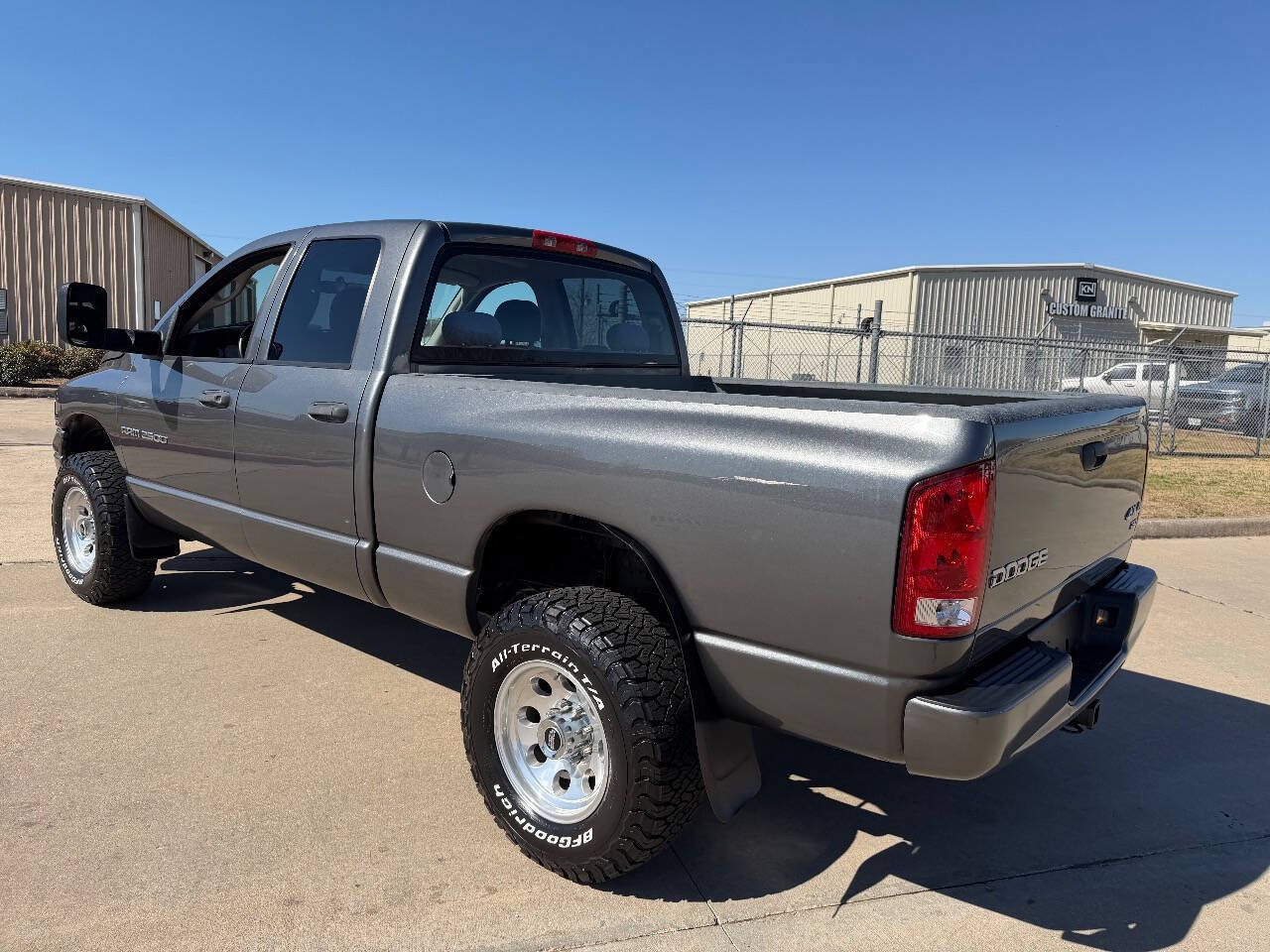 Used 2004 Dodge Ram 2500 Truck SLT w/ Trailer Tow Group AWD/4WD image 2