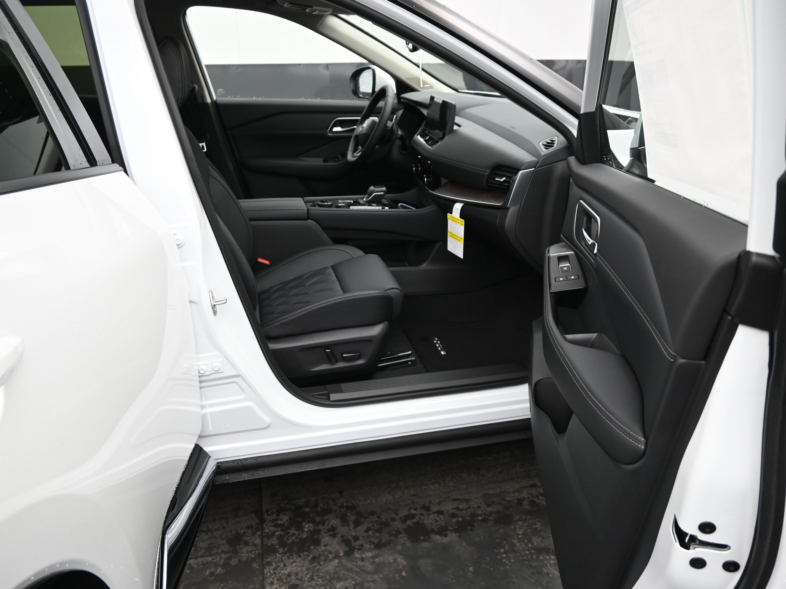 New 2026 Nissan Rogue Platinum w/ Platinum Premium Package image 11