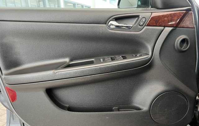 Used 2011 Chevrolet Impala LT image 12