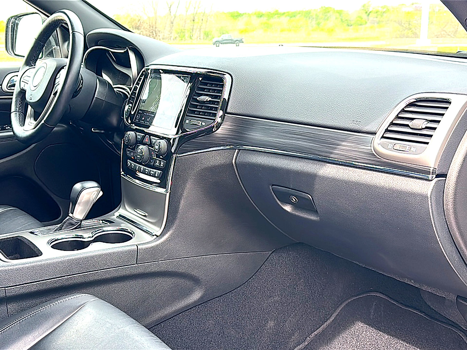 Used 2021 Jeep Grand Cherokee Limited image 23