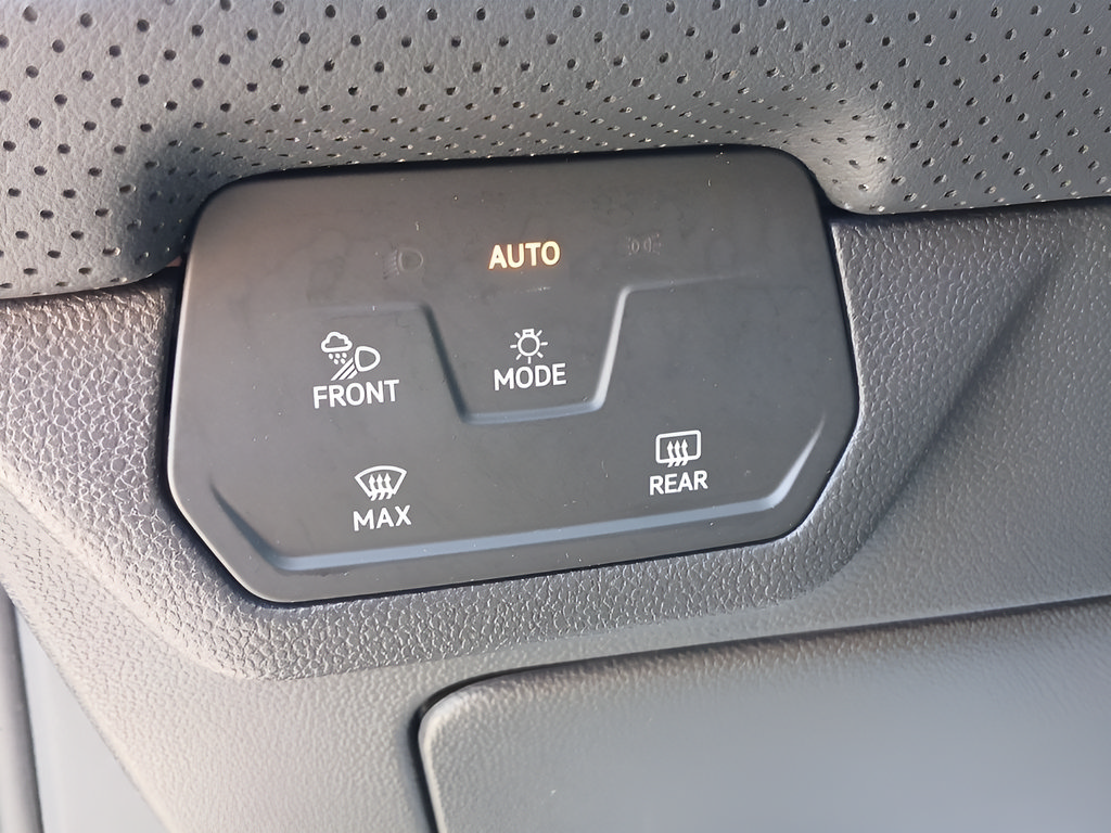 Used 2026 Volkswagen Atlas SE AWD/4WD image 21