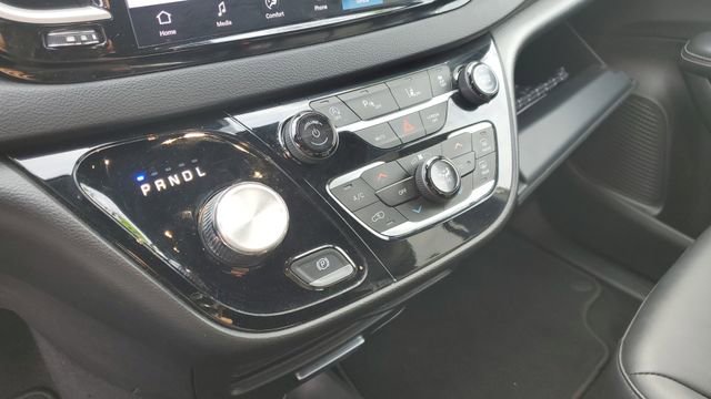 Certified 2025 Chrysler Pacifica Select image 19