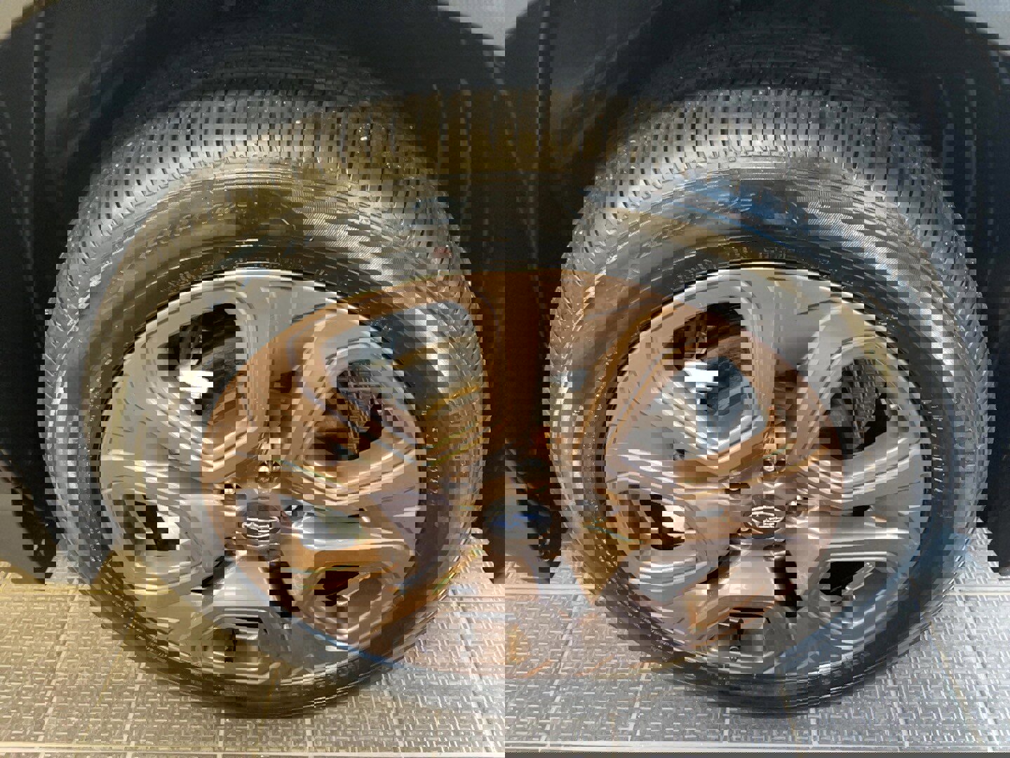 Used 2025 Subaru Ascent Bronze Edition image 5