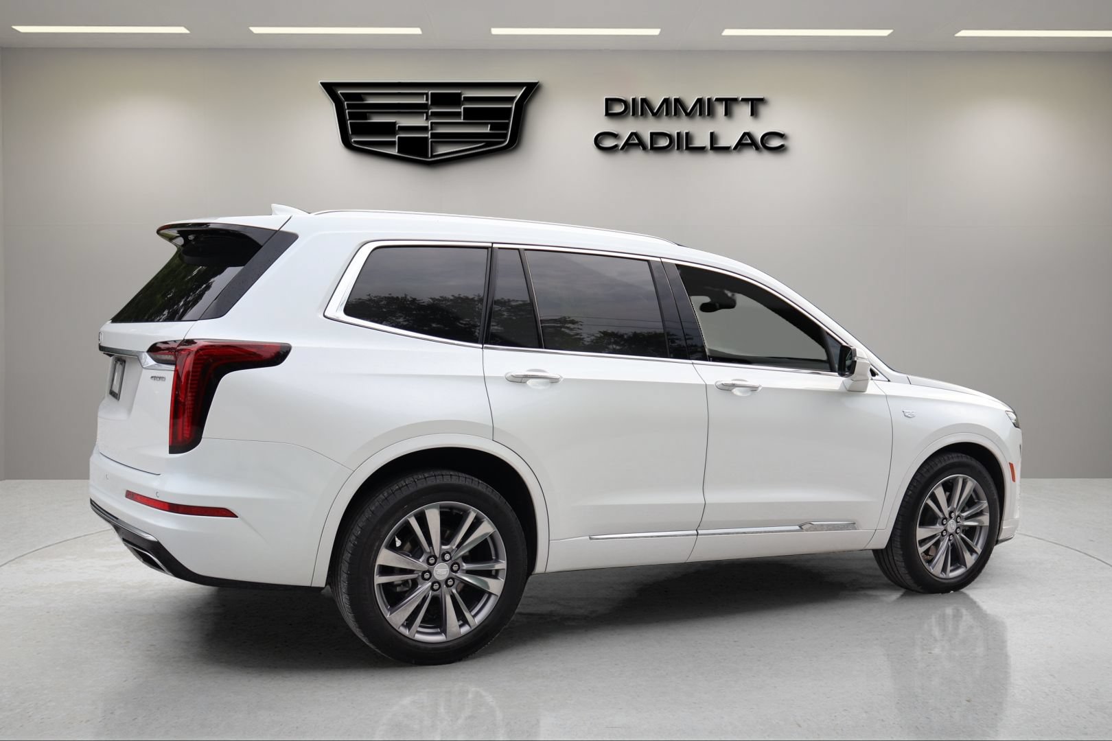 Certified 2024 Cadillac XT6 Premium Luxury FWD image 5