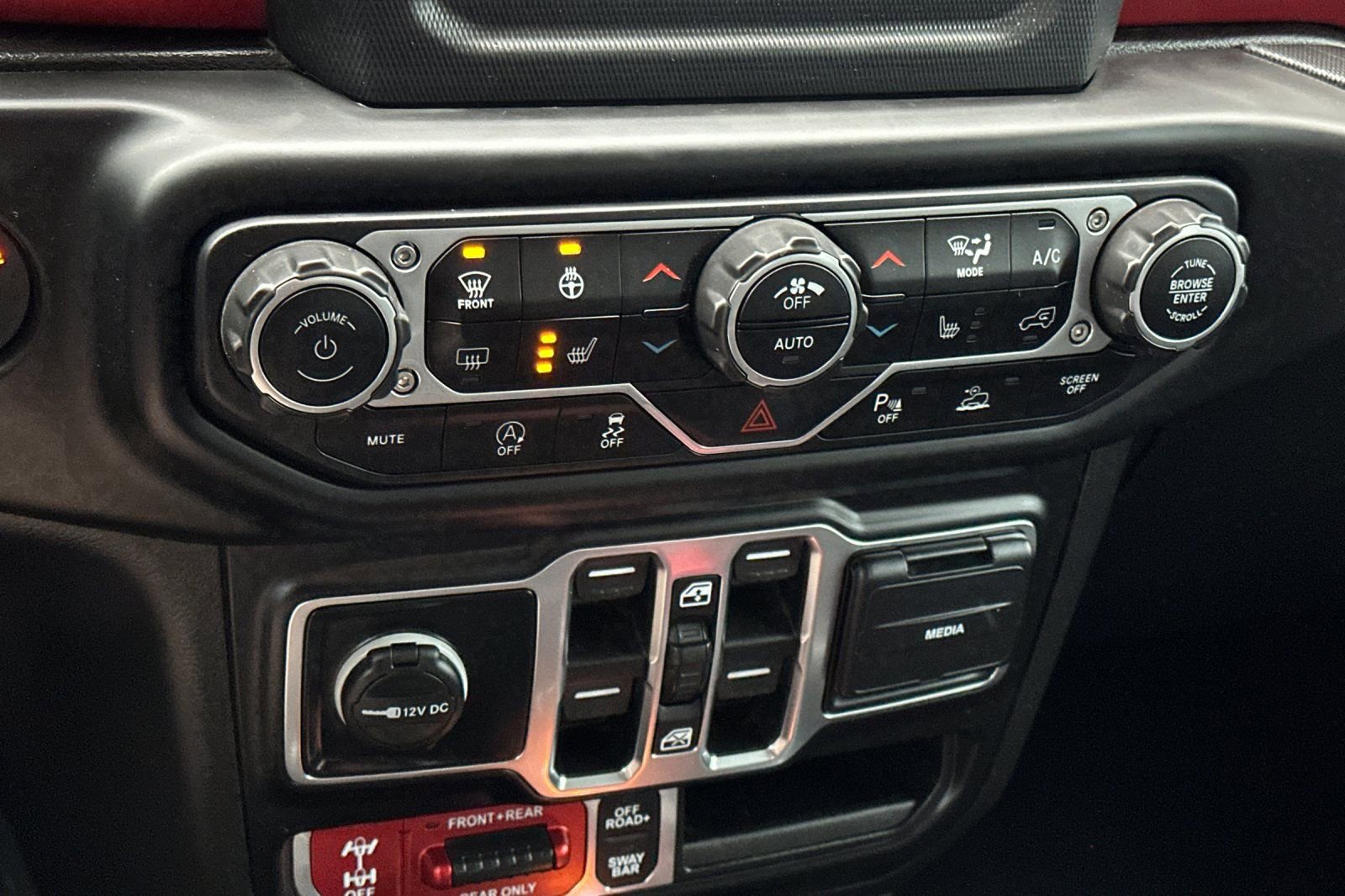 Used 2021 Jeep Gladiator Rubicon w/ Cold Weather Group image 19