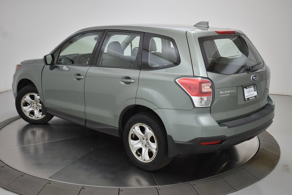 Used 2017 Subaru Forester 2.5i AWD/4WD image 8