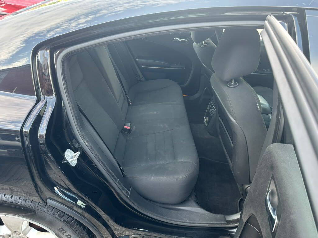 Used 2014 Dodge Charger SXT RWD image 19