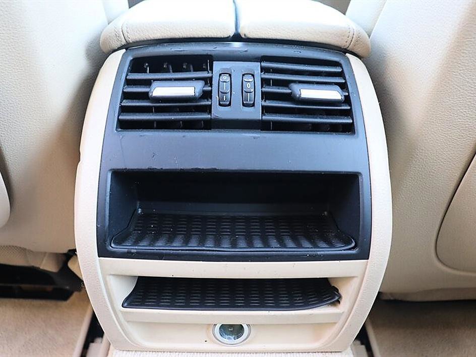 Used 2011 BMW 550i Sedan image 18