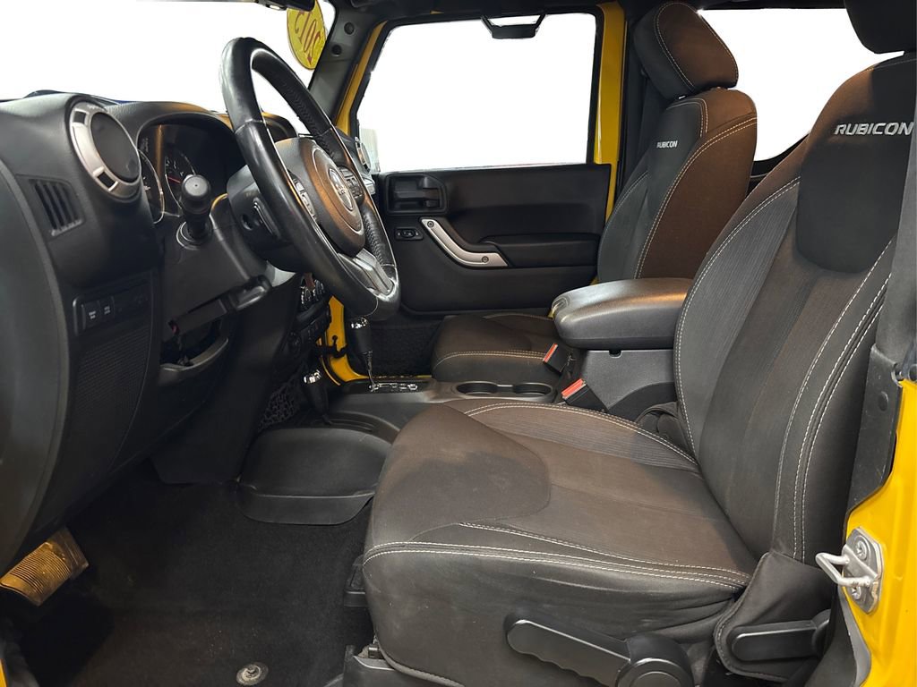 Used 2015 Jeep Wrangler Rubicon w/ Power Convenience Group image 9