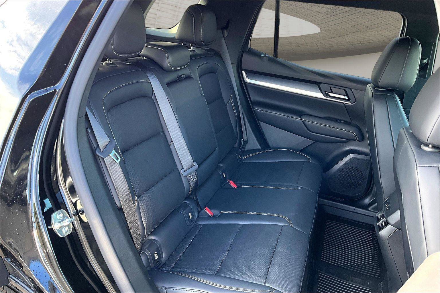 New 2026 GMC Terrain Elevation w/ Elevation Premium Package AWD/4WD image 11