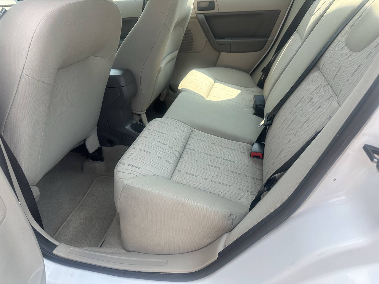 Used 2008 Ford Focus SE FWD image 22