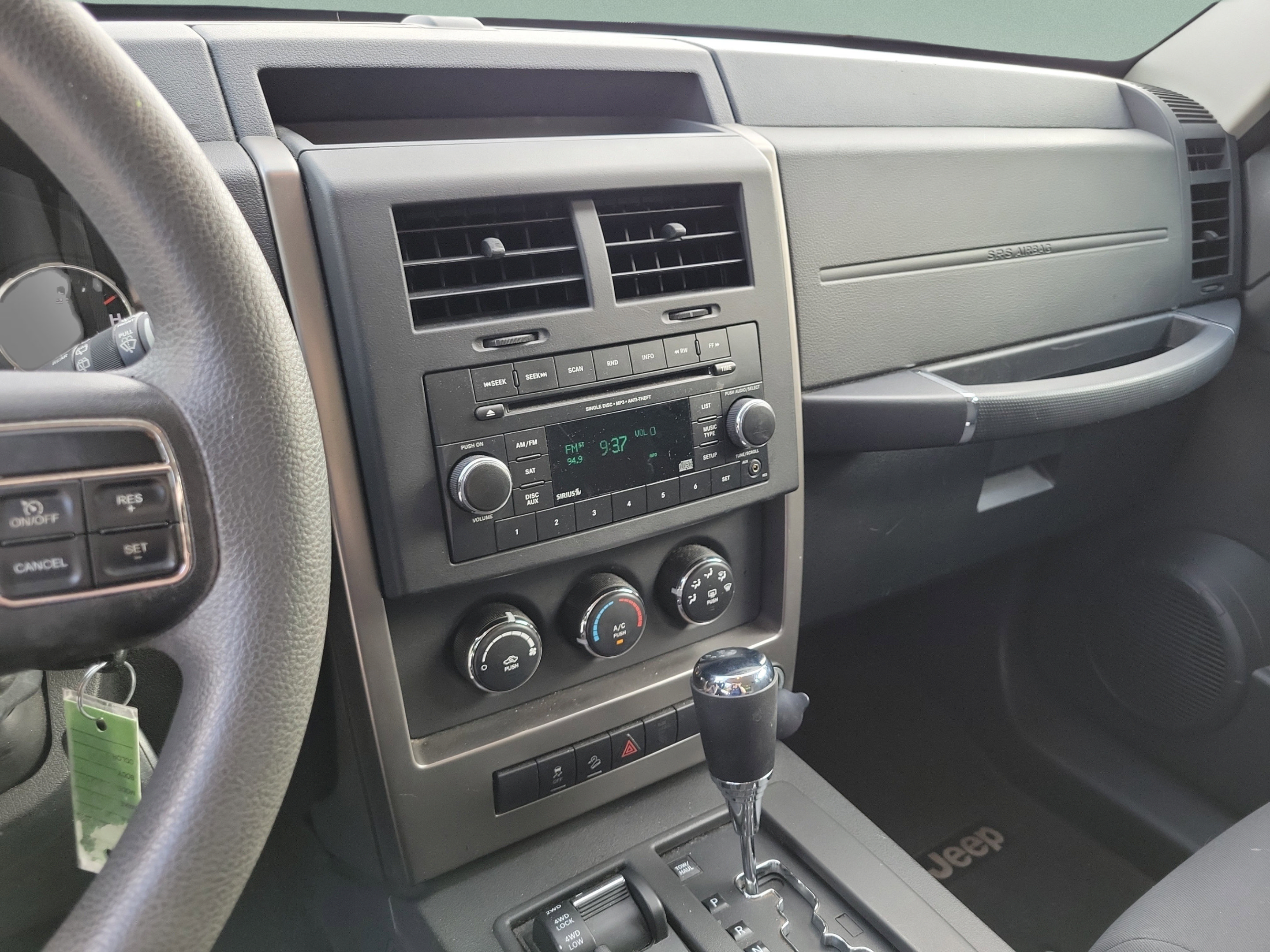 Used 2012 Jeep Liberty Sport AWD/4WD image 22