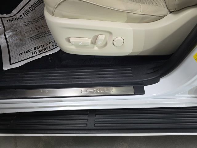 Used 2023 Lexus GX 460 Premium w/ Premium Package image 15