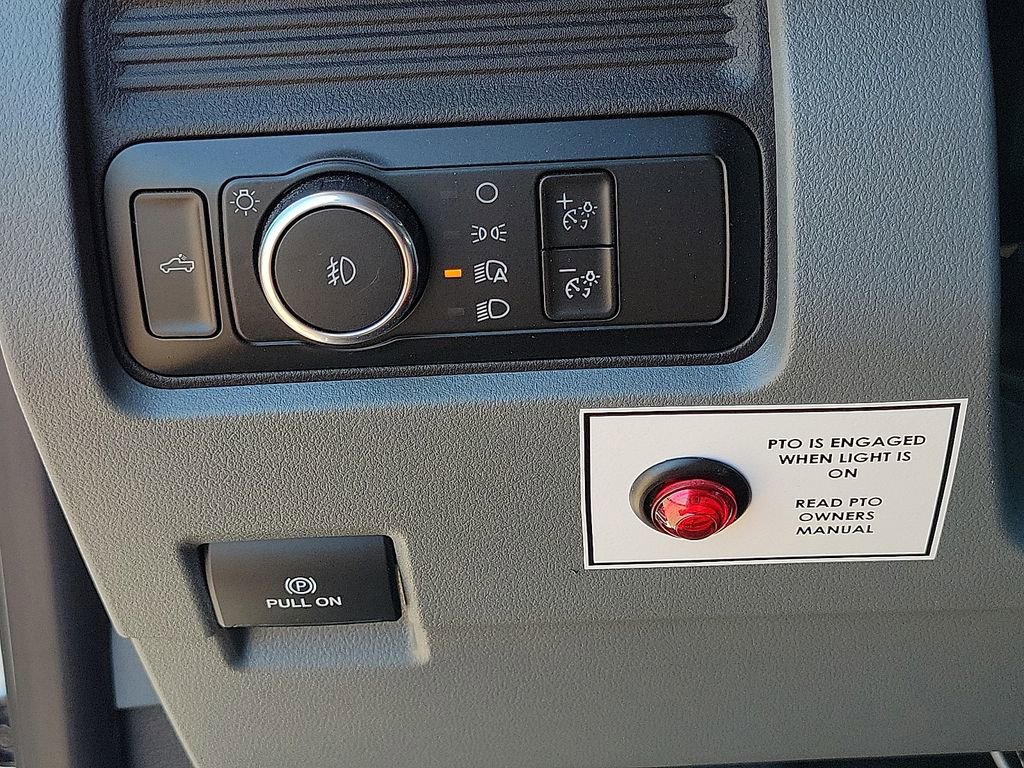 New 2025 Ford F550 4x4 SuperCab Super Duty image 19