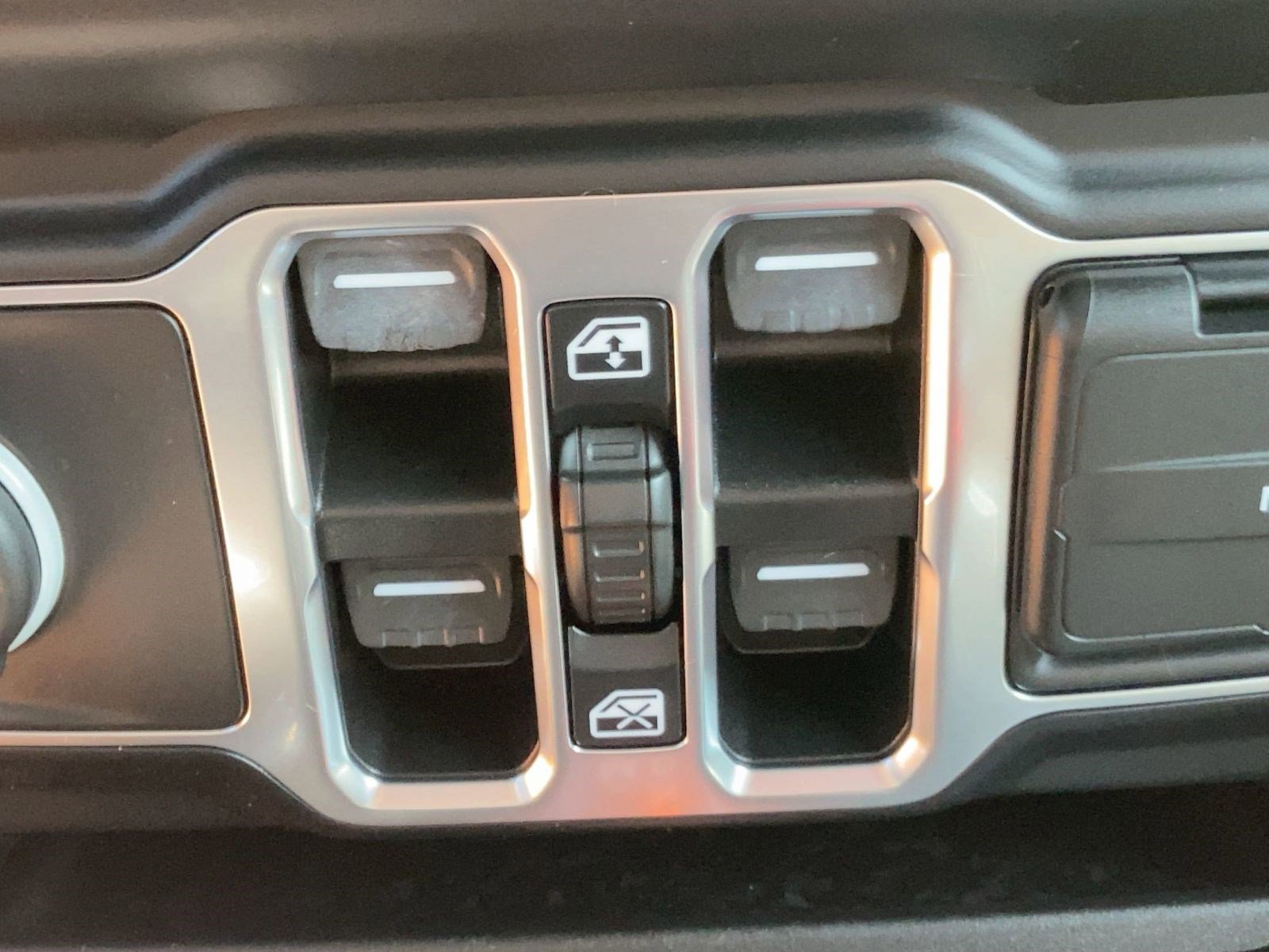 Used 2021 Jeep Gladiator Overland w/ Popular Equipment Package image 26