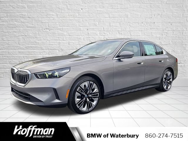 Used 2026 BMW 530i xDrive w/ Premium Package AWD/4WD image 3