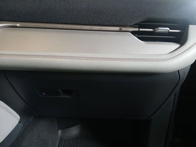 Used 2025 Ford Explorer Active w/ Active Comfort Package image 58