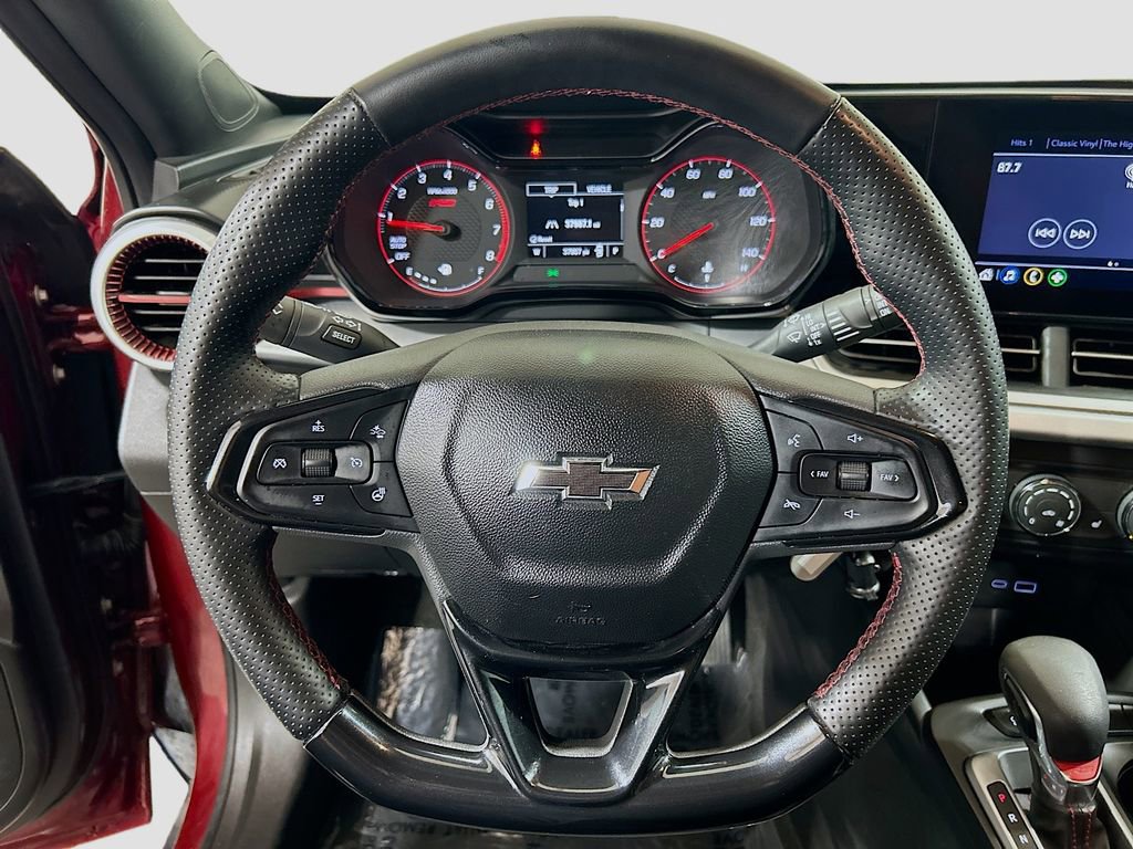 Used 2024 Chevrolet Trax RS w/ Sunroof Package FWD image 9