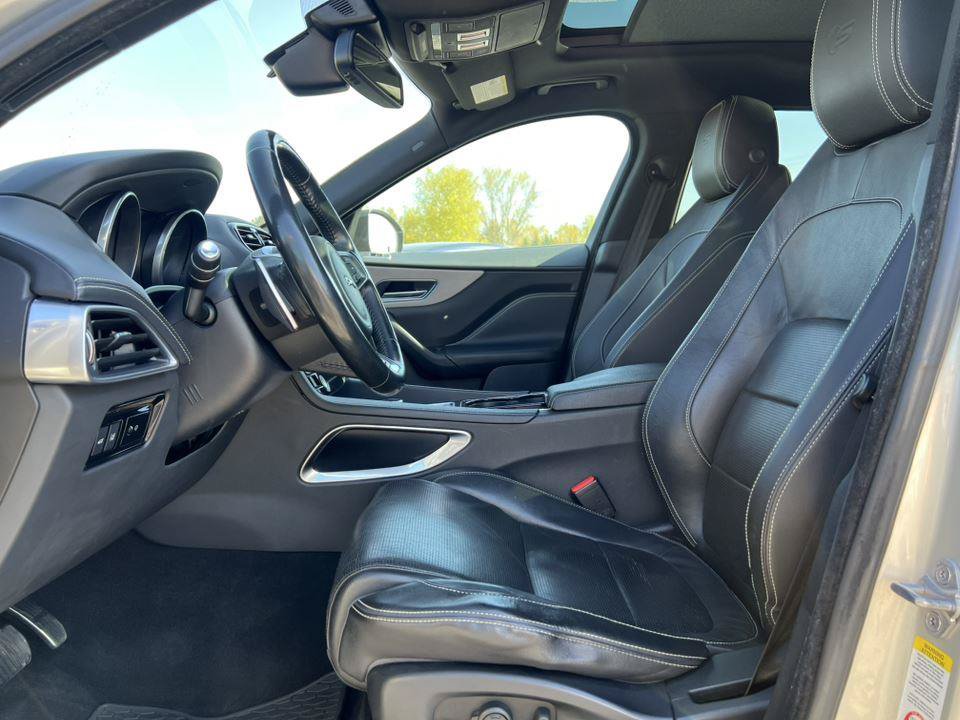 Used 2017 Jaguar F-PACE S AWD/4WD image 3