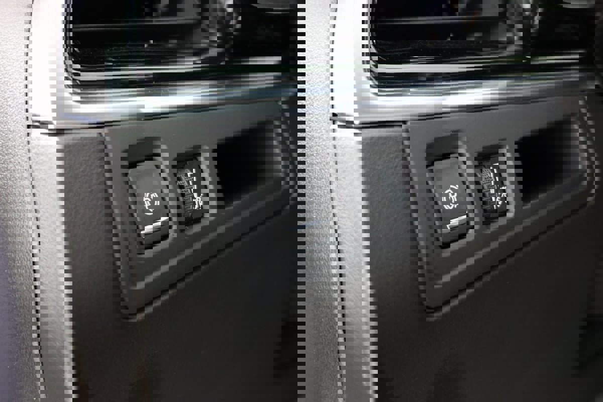 Used 2025 Cadillac XT6 Premium Luxury image 25