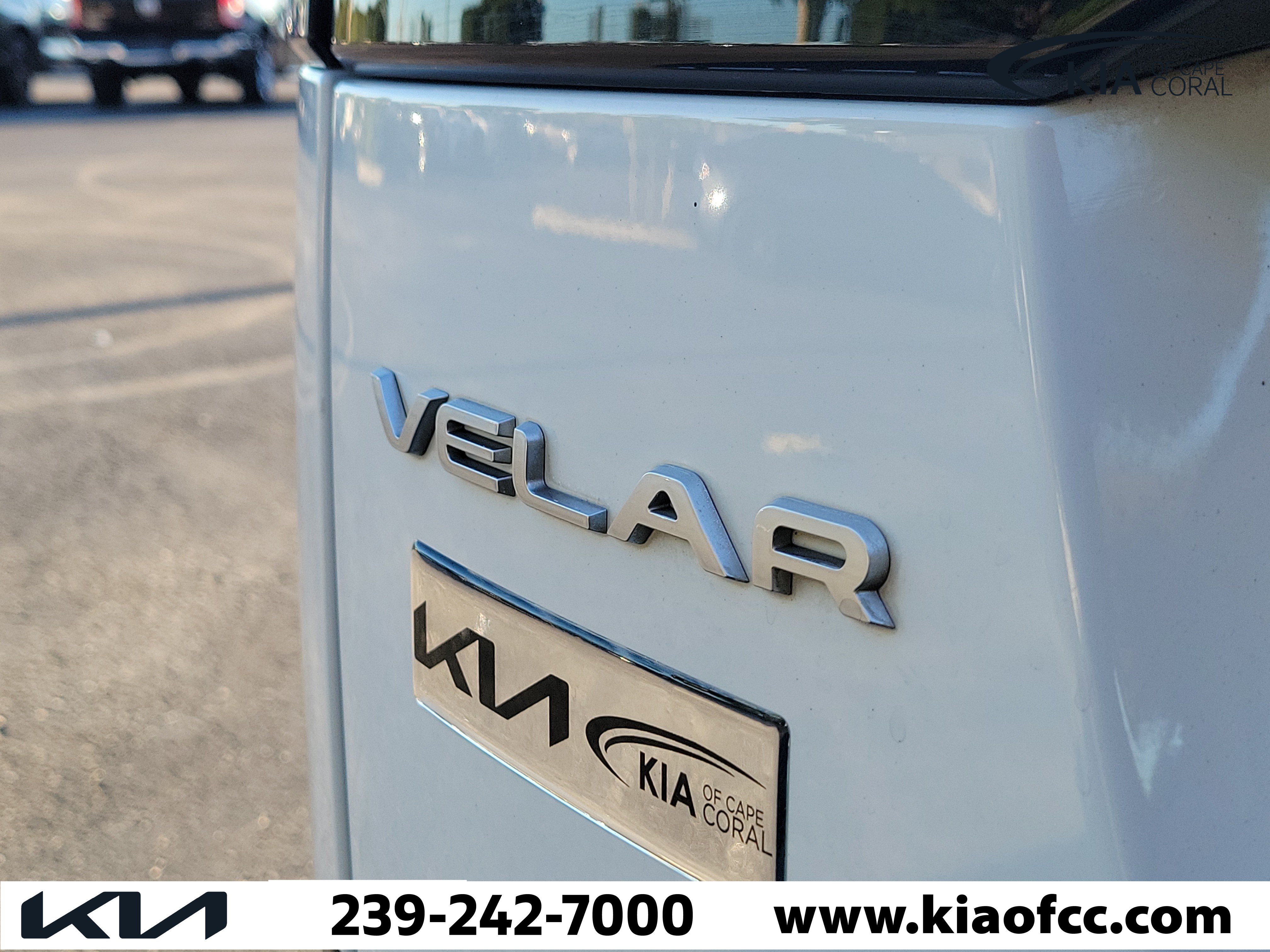 Used 2022 Land Rover Range Rover Velar S AWD/4WD image 9