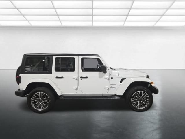 Used 2023 Jeep Wrangler Unlimited Sahara w/ Cold Weather Group AWD/4WD image 3