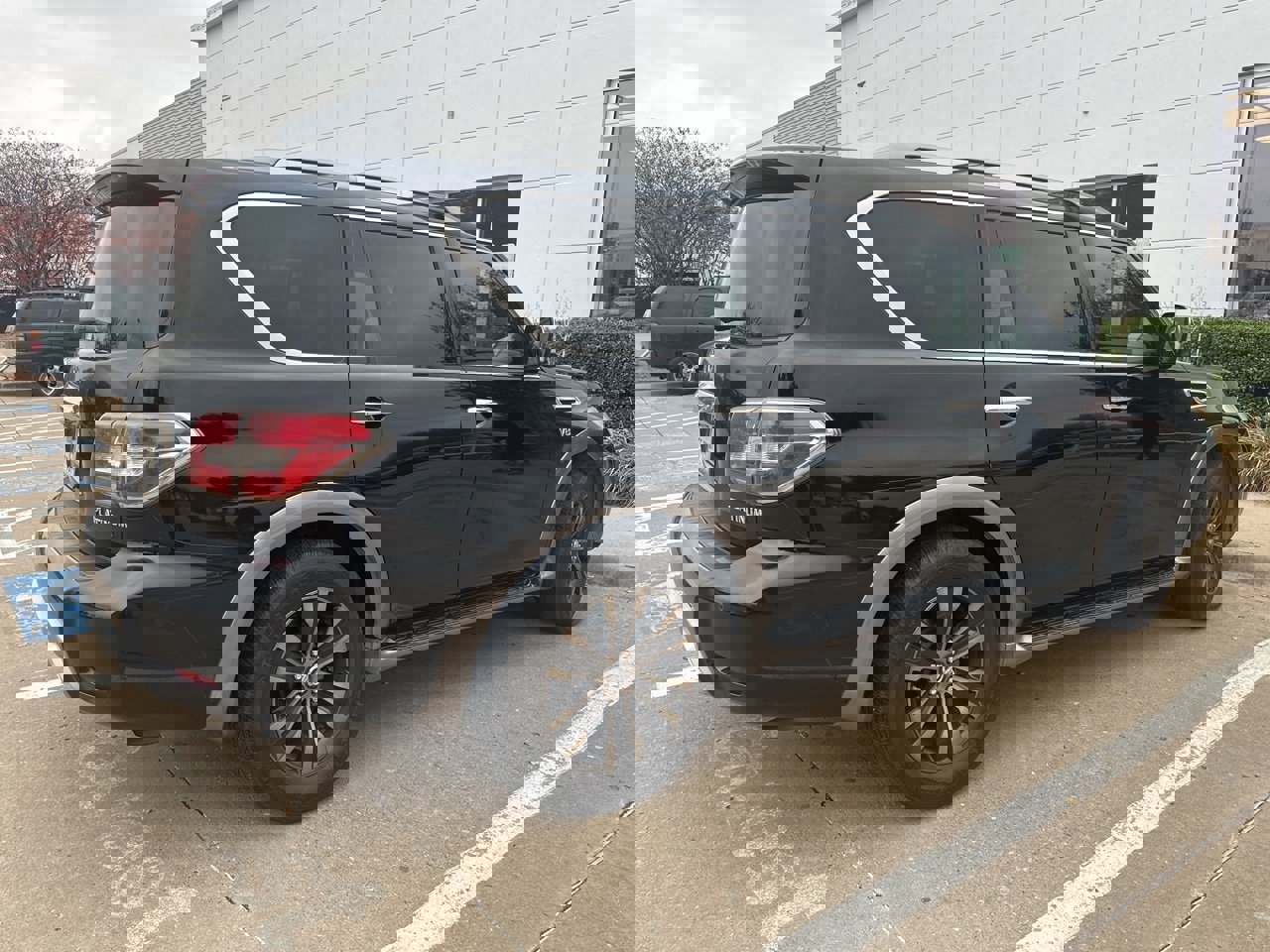 Used 2017 Nissan Armada Platinum w/ Captain Seat Package image 4