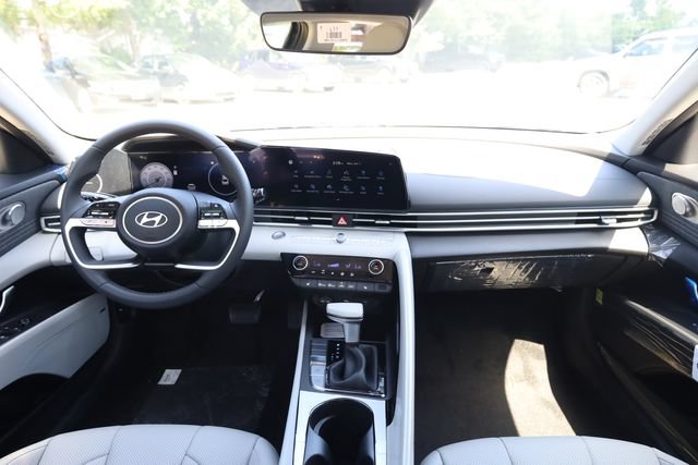 New 2026 Hyundai Elantra Limited FWD image 13
