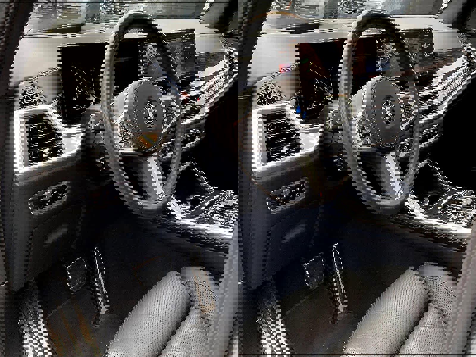 Used 2023 BMW X7 xDrive40i w/ M Sport Package image 16