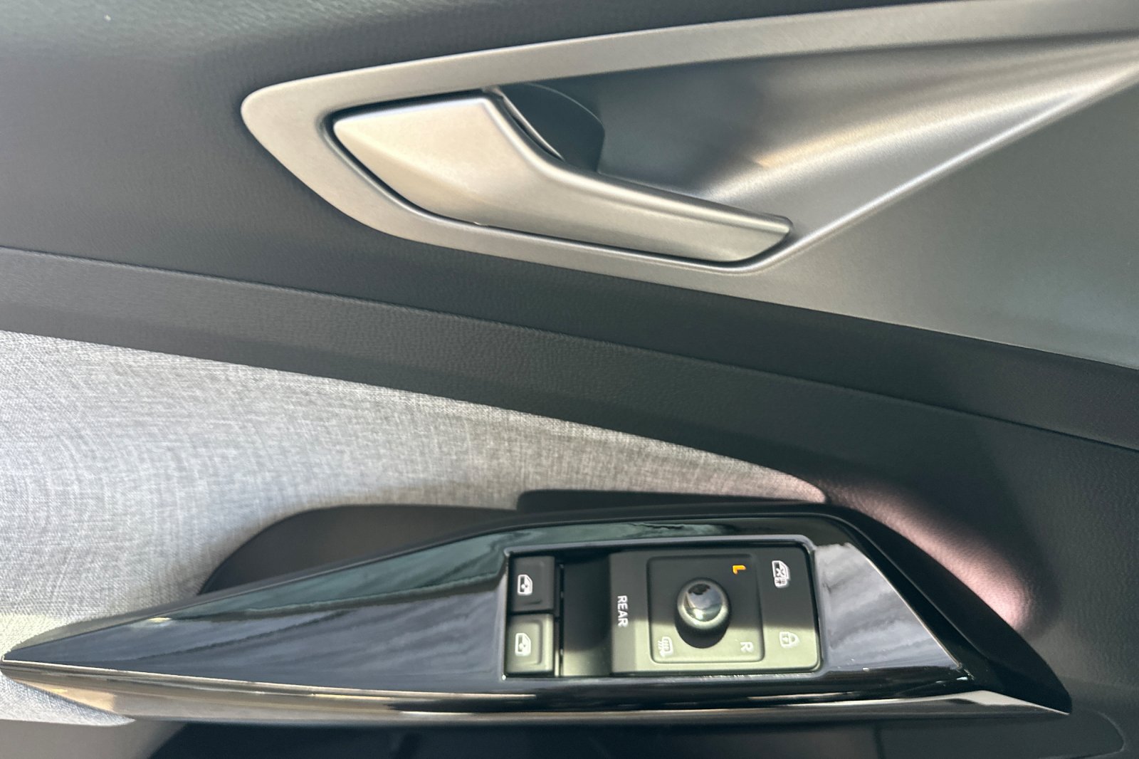 New 2026 Volkswagen ID.4 Pro RWD image 9