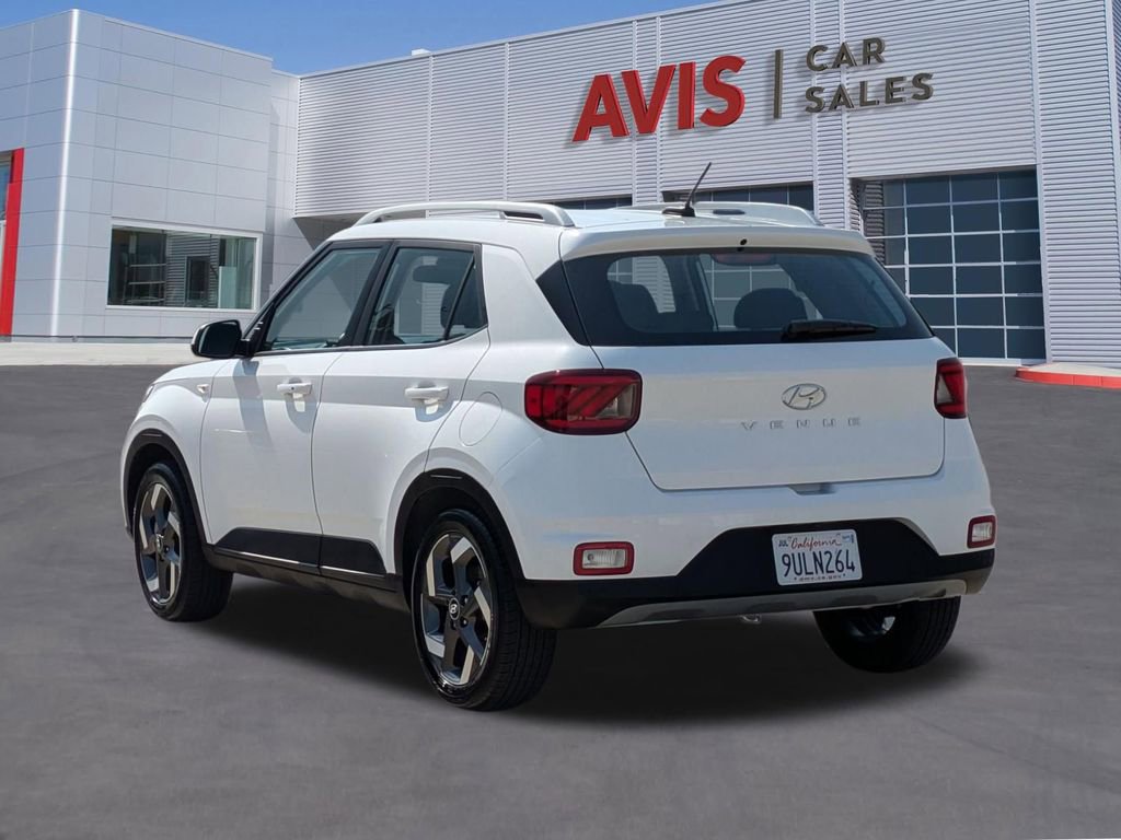 Used 2025 Hyundai Venue SEL FWD image 9