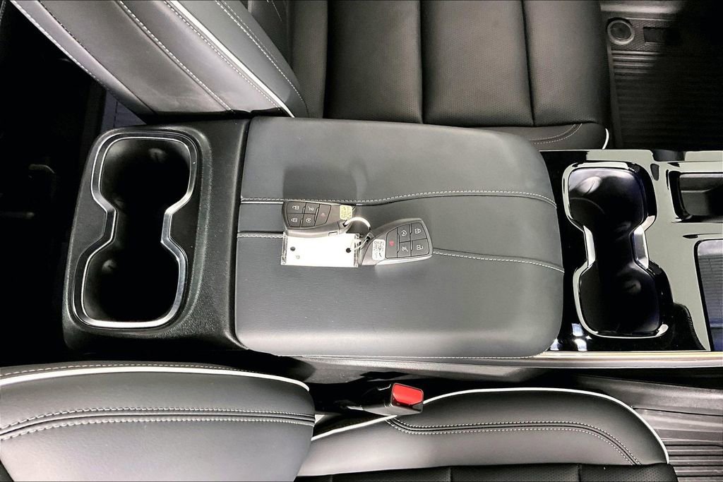 Certified 2025 Buick Enclave Avenir FWD image 34