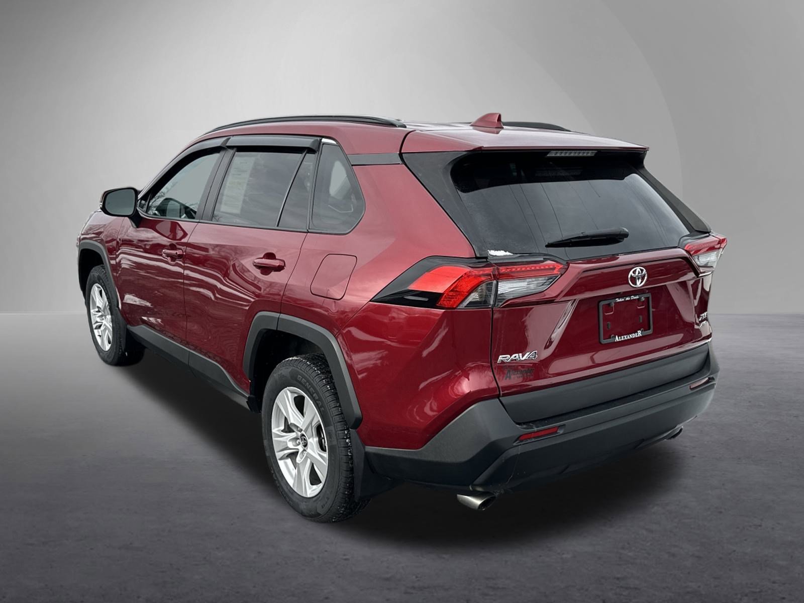 Used 2021 Toyota RAV4 XLE image 6