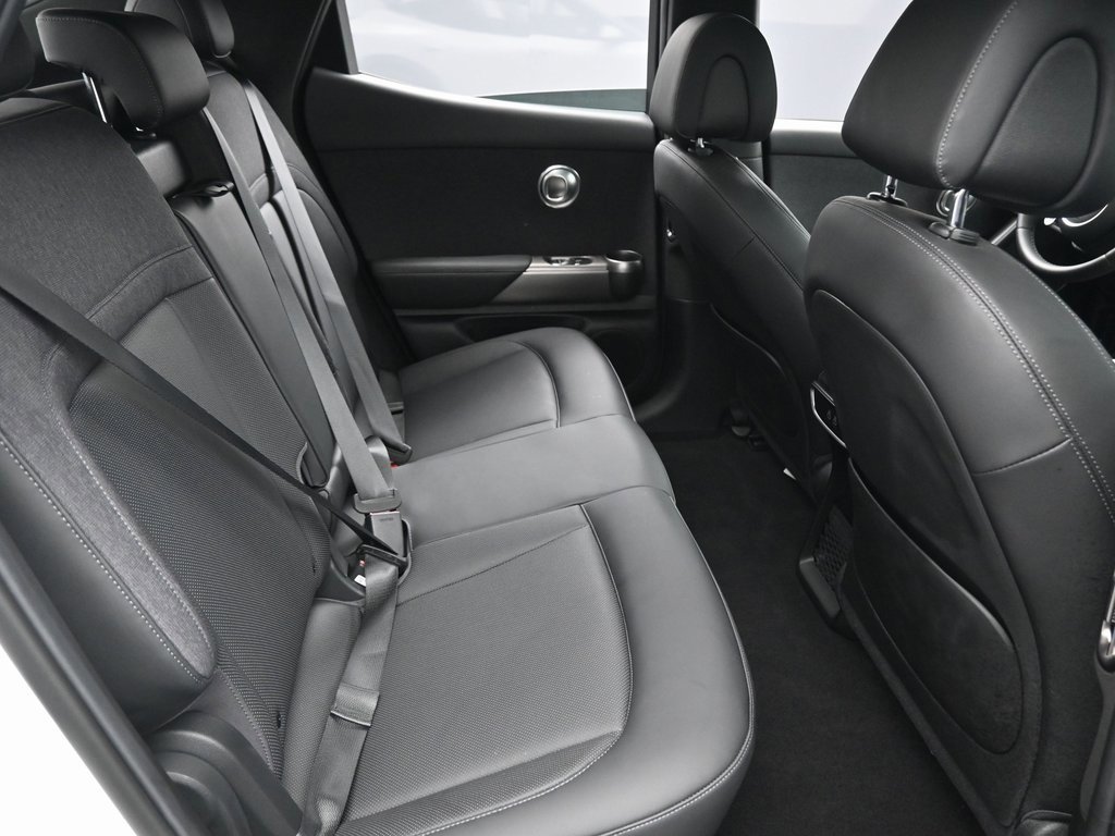 Used 2025 Genesis GV60 RWD image 33