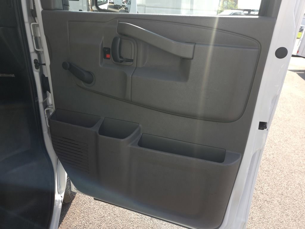 Used 2017 Chevrolet Express 3500 RWD image 16