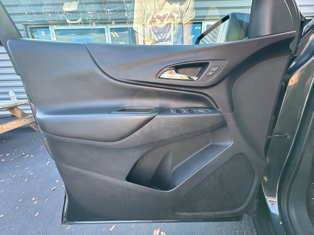 Used 2020 Chevrolet Equinox LT FWD image 14