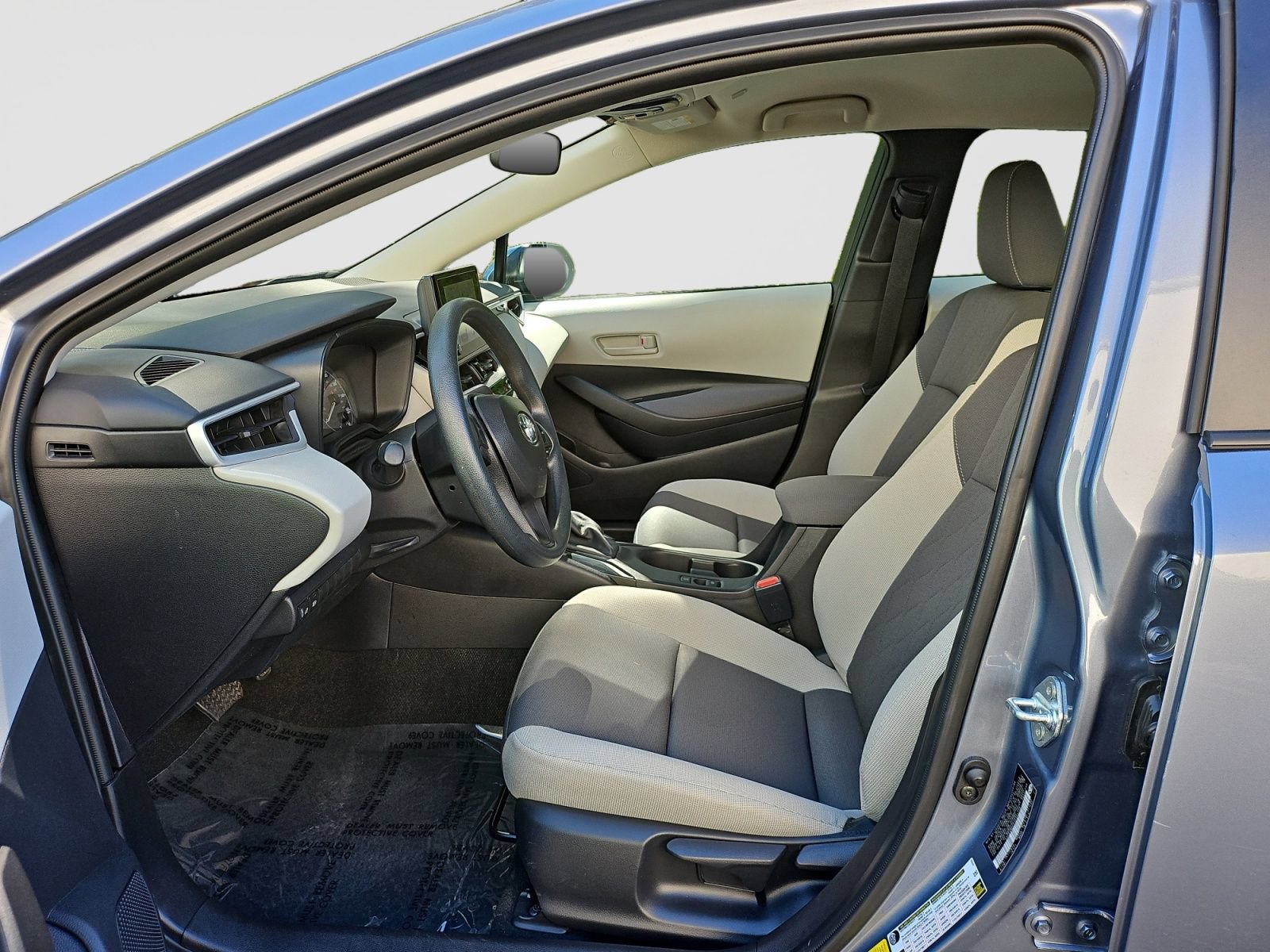 Used 2025 Toyota Corolla LE w/ Convenience Package FWD image 22