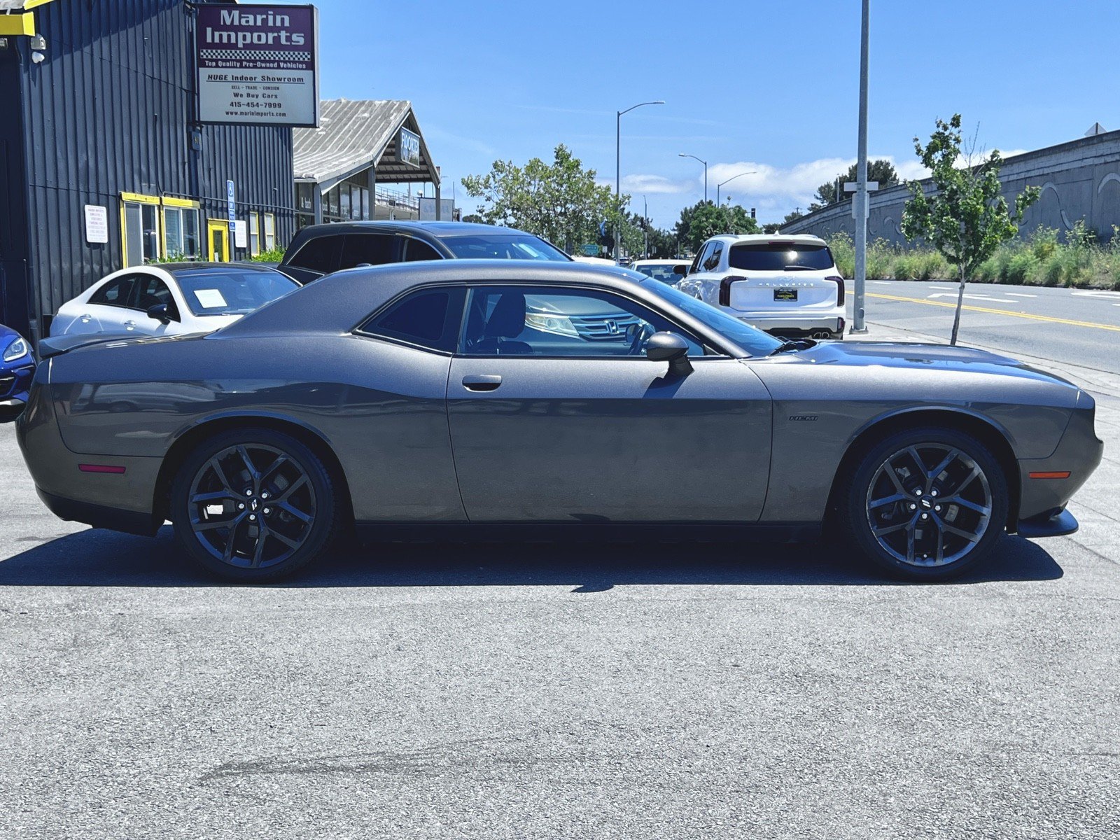 Used 2019 Dodge Challenger R/T w/ Driver Convenience Group RWD image 5