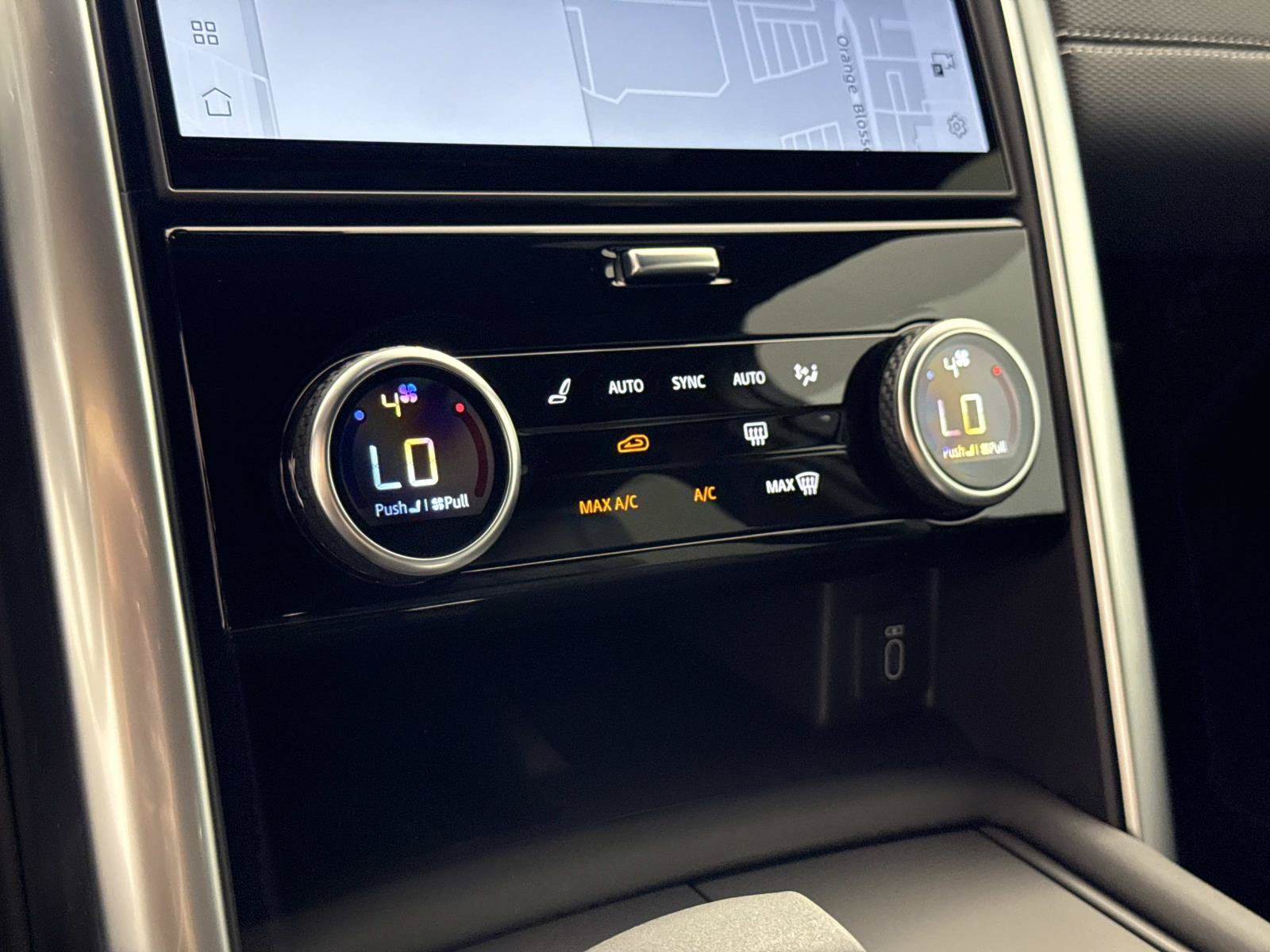 New 2026 Land Rover Discovery Dynamic SE AWD/4WD image 28