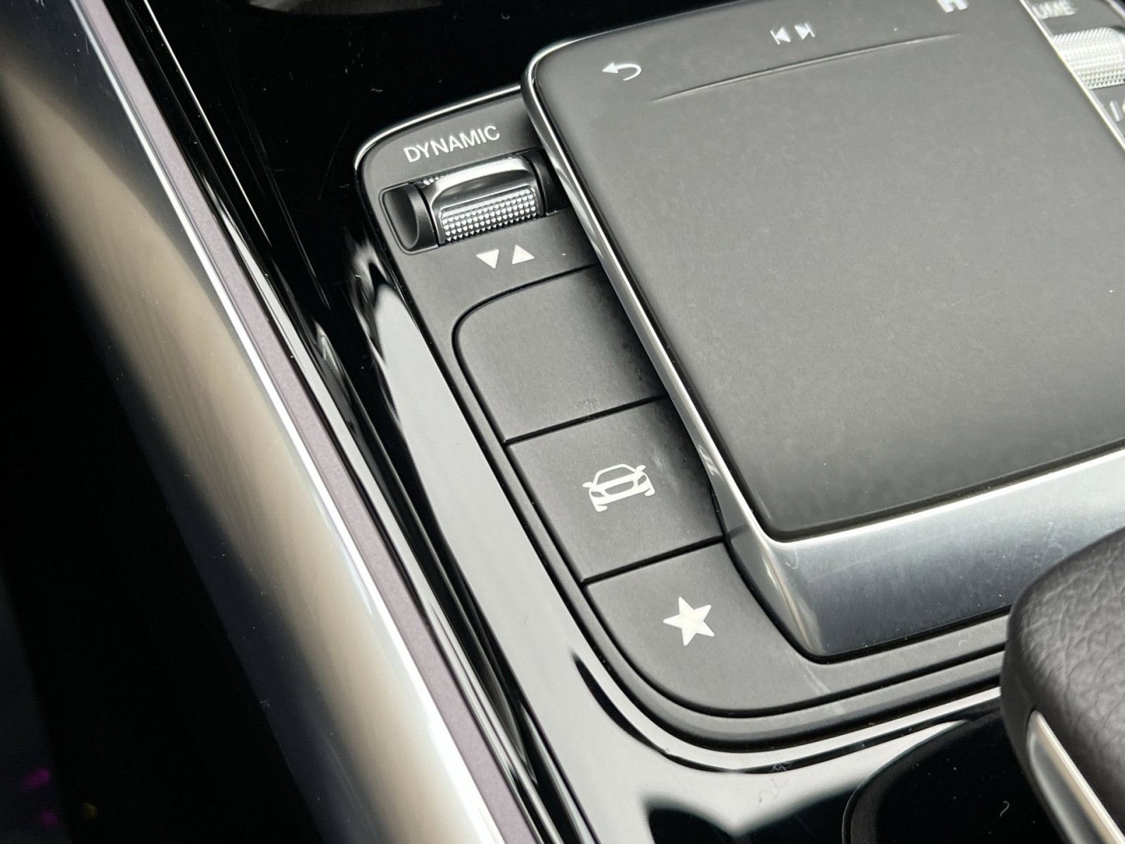 Certified 2022 Mercedes-Benz GLA 250 4MATIC image 32