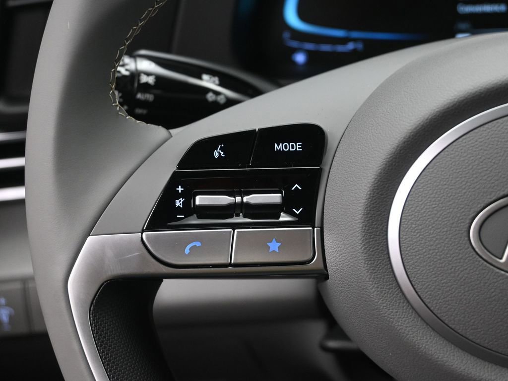 New 2025 Hyundai Elantra Sport image 13