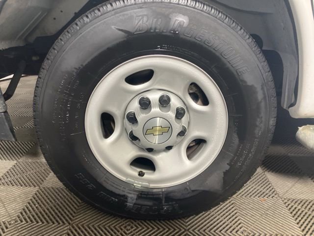 Used 2024 Chevrolet Express 2500 w/ Driver Convenience Package image 21