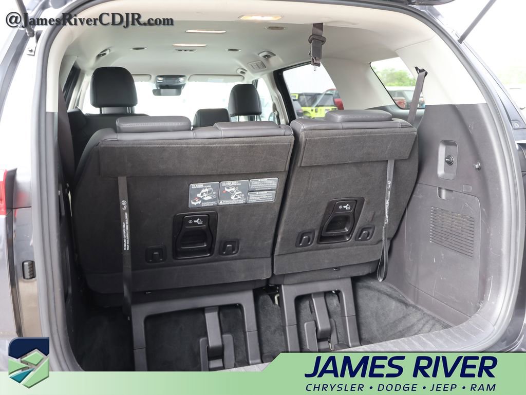 Used 2023 Kia Carnival LX image 15