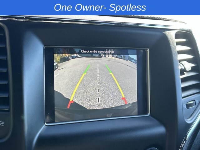 Used 2019 Jeep Grand Cherokee Laredo AWD/4WD image 27
