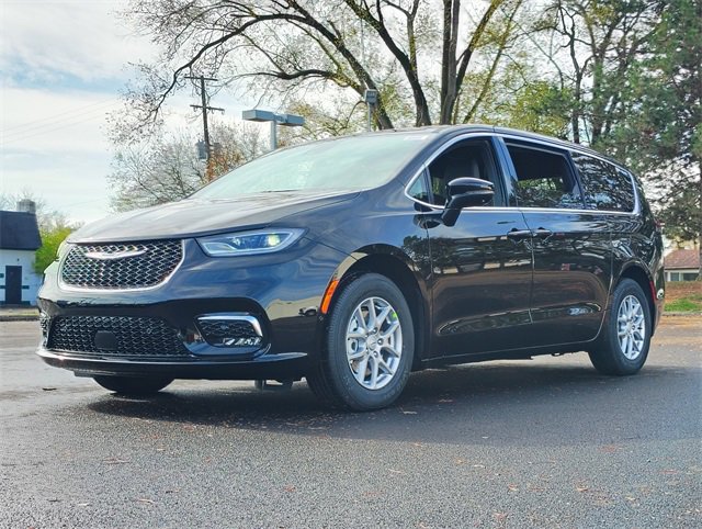 New 2026 Chrysler Pacifica Select image 9