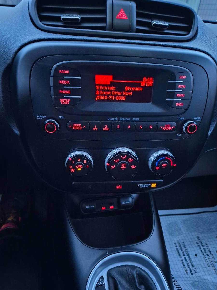 Used 2014 Kia Soul FWD image 14