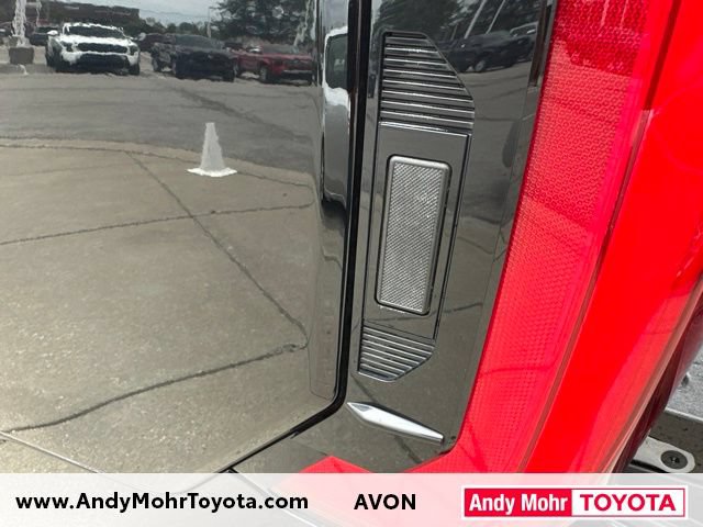 Used 2025 Toyota Tundra Limited AWD/4WD image 39